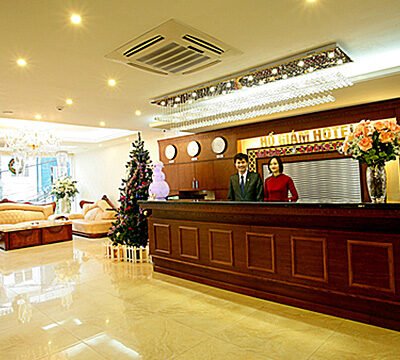 Hồ Giám Hotel